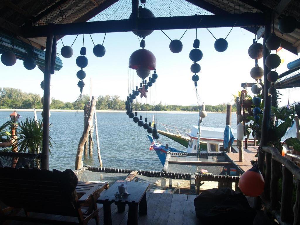 Peacock Hostel Koh Lanta Exterior photo